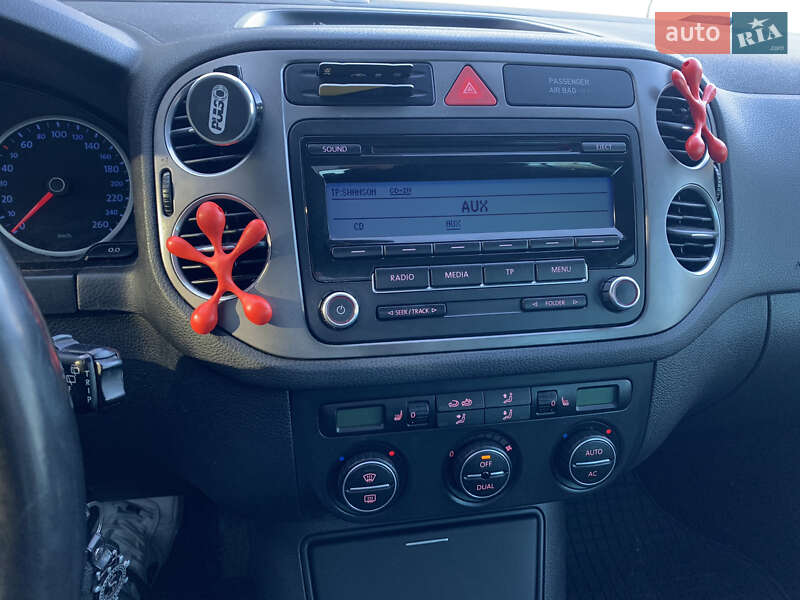 Внедорожник / Кроссовер Volkswagen Tiguan 2008 в Сосновке