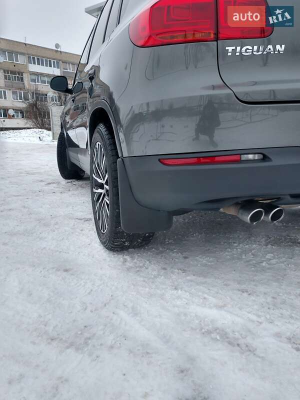 Внедорожник / Кроссовер Volkswagen Tiguan 2015 в Харькове