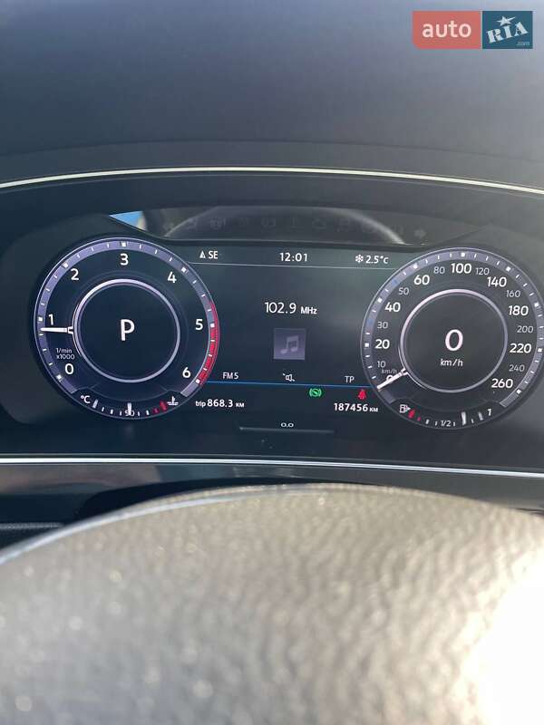 Внедорожник / Кроссовер Volkswagen Tiguan 2016 в Чернигове