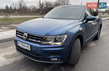 Внедорожник / Кроссовер Volkswagen Tiguan 2019 в 