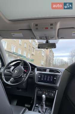 Внедорожник / Кроссовер Volkswagen Tiguan 2019 в 