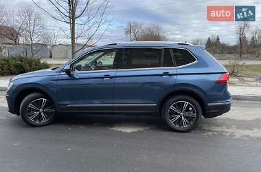 Внедорожник / Кроссовер Volkswagen Tiguan 2019 в 