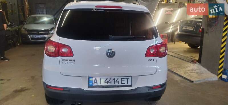 Внедорожник / Кроссовер Volkswagen Tiguan 2010 в Киеве