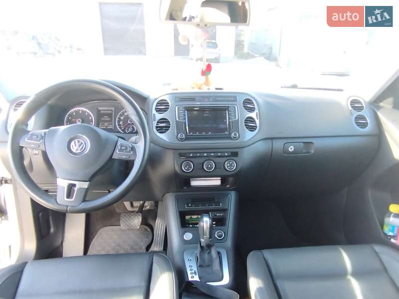 Внедорожник / Кроссовер Volkswagen Tiguan 2016 в Николаеве