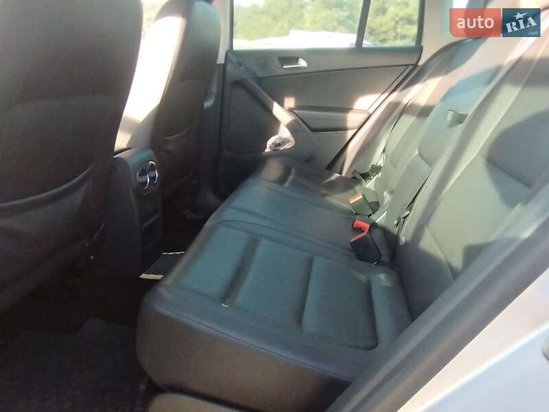 Внедорожник / Кроссовер Volkswagen Tiguan 2016 в Николаеве