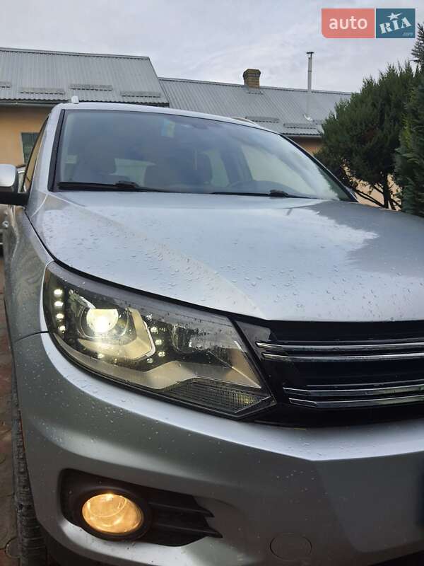 Внедорожник / Кроссовер Volkswagen Tiguan 2016 в Николаеве