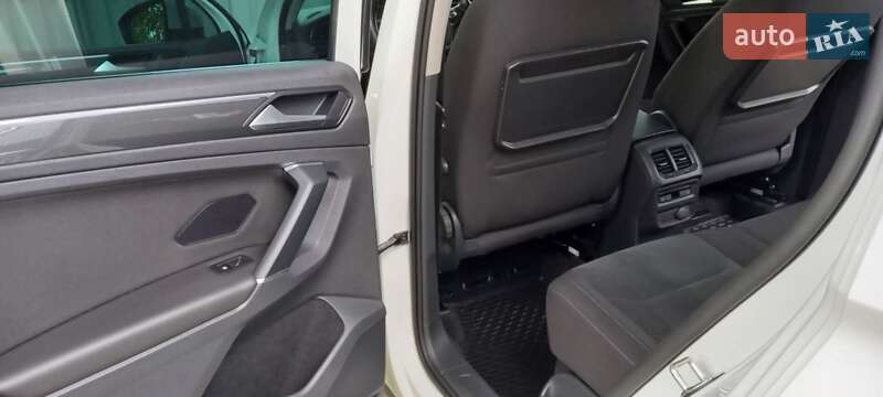 Позашляховик / Кросовер Volkswagen Tiguan 2017 в Кам'янець-Подільському