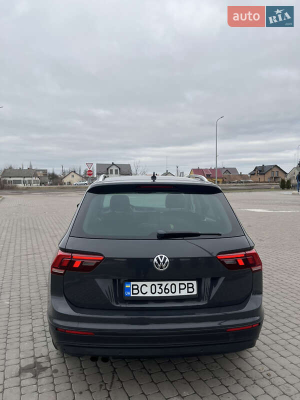 Внедорожник / Кроссовер Volkswagen Tiguan 2017 в Городке