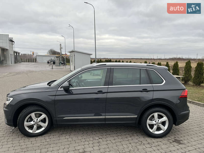 Внедорожник / Кроссовер Volkswagen Tiguan 2017 в Городке