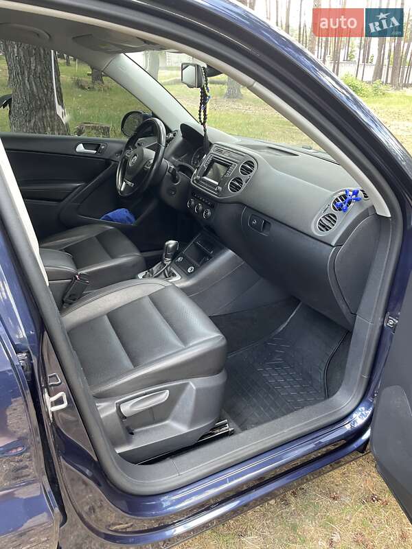 Внедорожник / Кроссовер Volkswagen Tiguan 2016 в Житомире