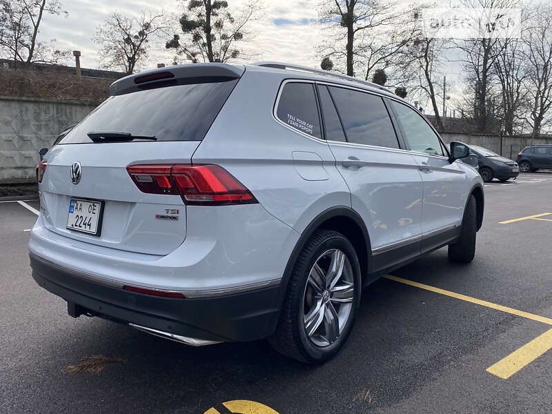 Внедорожник / Кроссовер Volkswagen Tiguan 2017 в Киеве