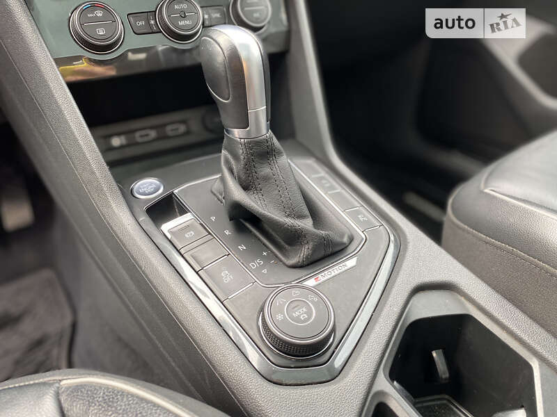 Внедорожник / Кроссовер Volkswagen Tiguan 2017 в Киеве