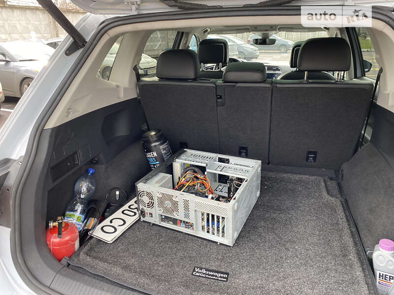 Внедорожник / Кроссовер Volkswagen Tiguan 2017 в Киеве