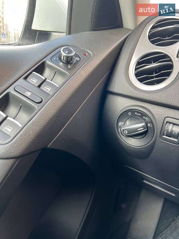 Внедорожник / Кроссовер Volkswagen Tiguan 2011 в Одессе