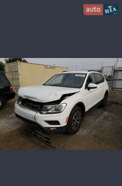 Внедорожник / Кроссовер Volkswagen Tiguan 2017 в Луцке