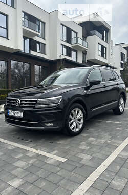 Внедорожник / Кроссовер Volkswagen Tiguan 2018 в Ужгороде