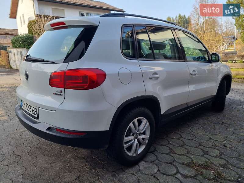 Внедорожник / Кроссовер Volkswagen Tiguan 2017 в Львове