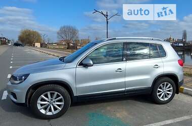 Позашляховик / Кросовер Volkswagen Tiguan 2016 в Києві