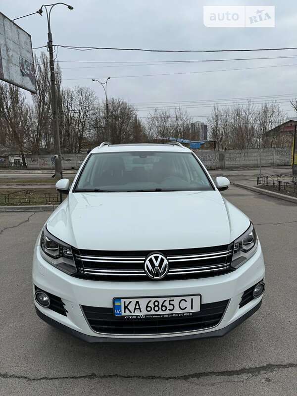 Внедорожник / Кроссовер Volkswagen Tiguan 2015 в Киеве