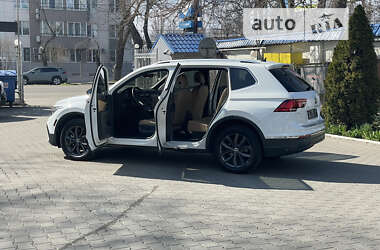 Внедорожник / Кроссовер Volkswagen Tiguan 2022 в Одессе