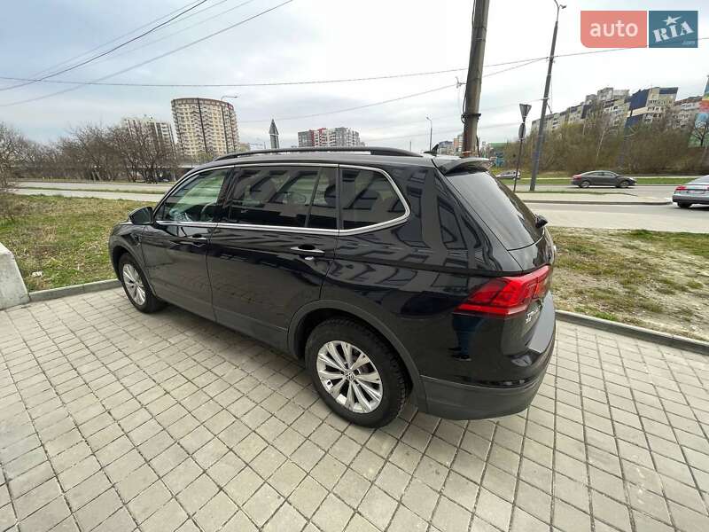 Внедорожник / Кроссовер Volkswagen Tiguan 2018 в Львове