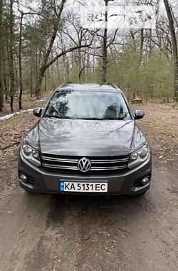 Внедорожник / Кроссовер Volkswagen Tiguan 2011 в Мироновке