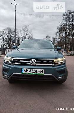 Внедорожник / Кроссовер Volkswagen Tiguan 2019 в Коростене