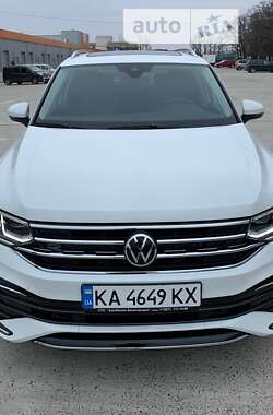 Позашляховик / Кросовер Volkswagen Tiguan 2021 в Києві
