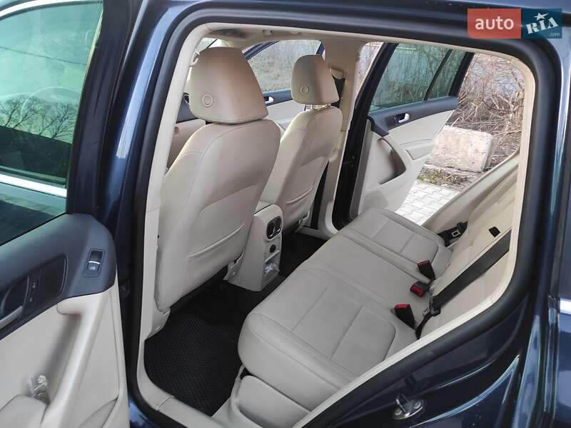 Позашляховик / Кросовер Volkswagen Tiguan 2010 в Тернополі