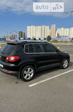 Внедорожник / Кроссовер Volkswagen Tiguan 2009 в Киеве