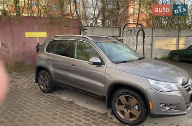 Позашляховик / Кросовер Volkswagen Tiguan 2010 в Львові