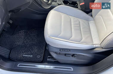Позашляховик / Кросовер Volkswagen Tiguan 2019 в 