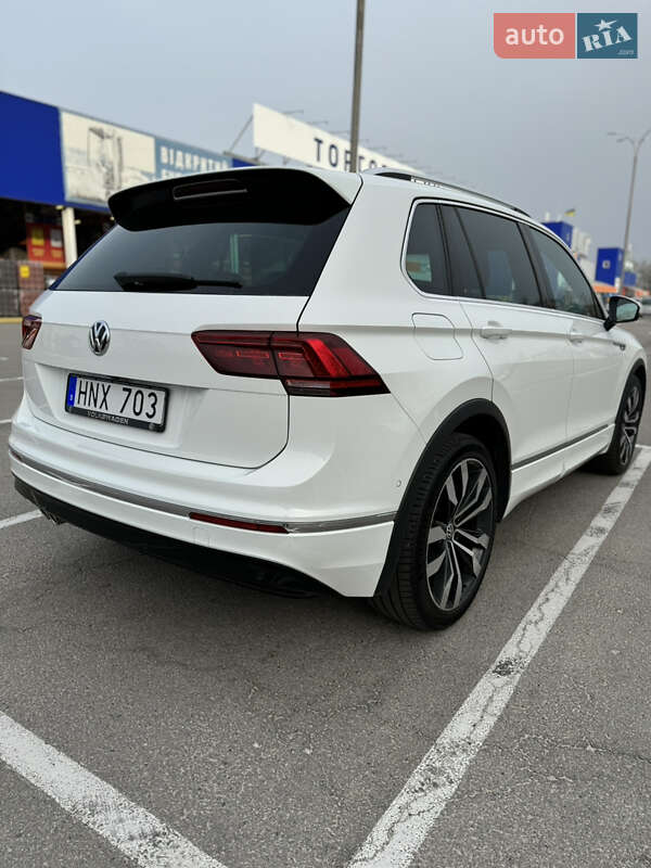 Внедорожник / Кроссовер Volkswagen Tiguan 2017 в Каменском