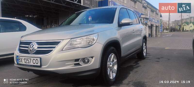 Внедорожник / Кроссовер Volkswagen Tiguan 2011 в Хмельницком