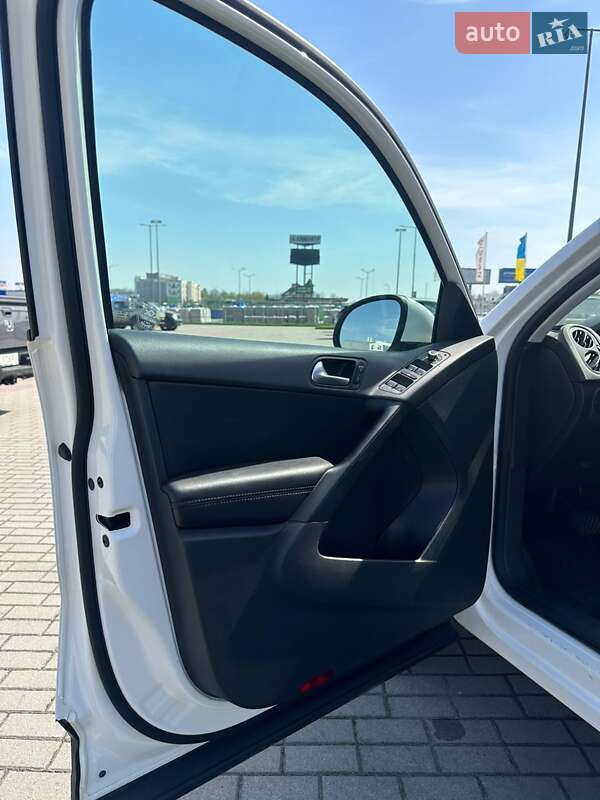 Внедорожник / Кроссовер Volkswagen Tiguan 2011 в Львове