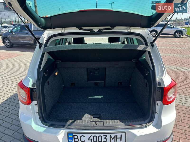 Внедорожник / Кроссовер Volkswagen Tiguan 2011 в Львове