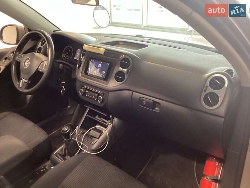 Позашляховик / Кросовер Volkswagen Tiguan 2015 в Долині