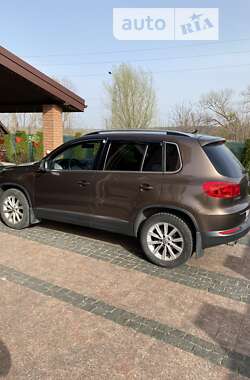 Позашляховик / Кросовер Volkswagen Tiguan 2014 в Києві