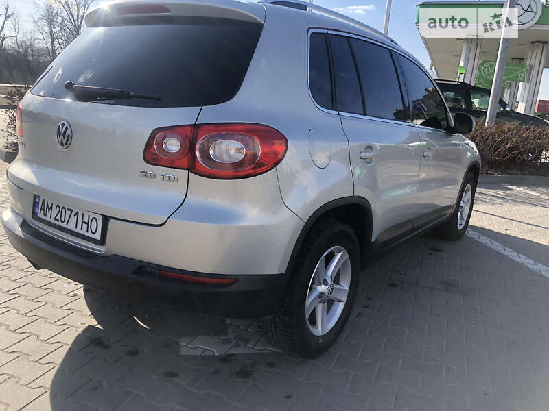 Позашляховик / Кросовер Volkswagen Tiguan 2010 в Житомирі