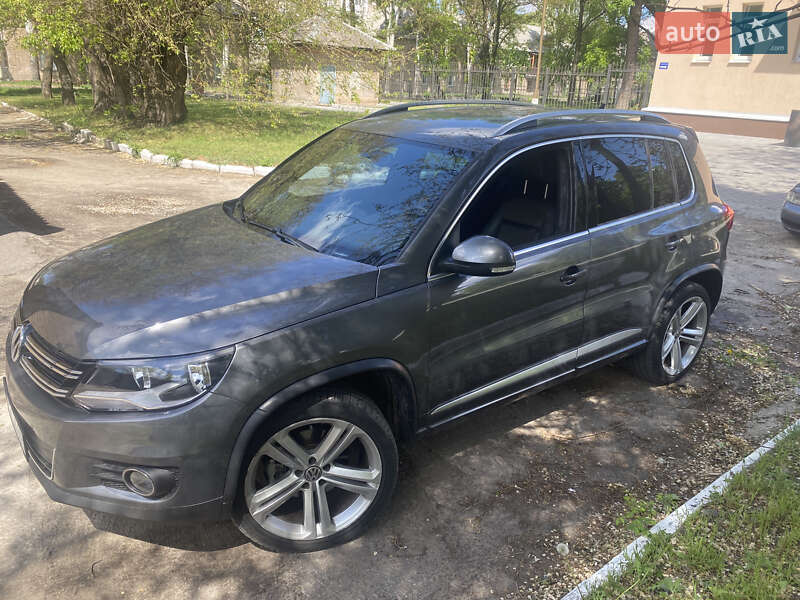 Внедорожник / Кроссовер Volkswagen Tiguan 2015 в Запорожье