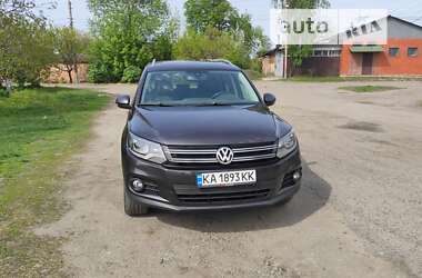 Внедорожник / Кроссовер Volkswagen Tiguan 2015 в Ахтырке