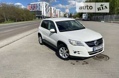 Внедорожник / Кроссовер Volkswagen Tiguan 2010 в Львове