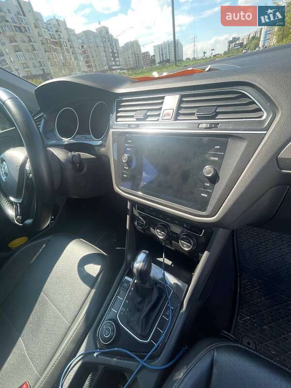 Внедорожник / Кроссовер Volkswagen Tiguan 2018 в Львове
