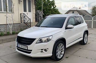 Внедорожник / Кроссовер Volkswagen Tiguan 2011 в Хотине