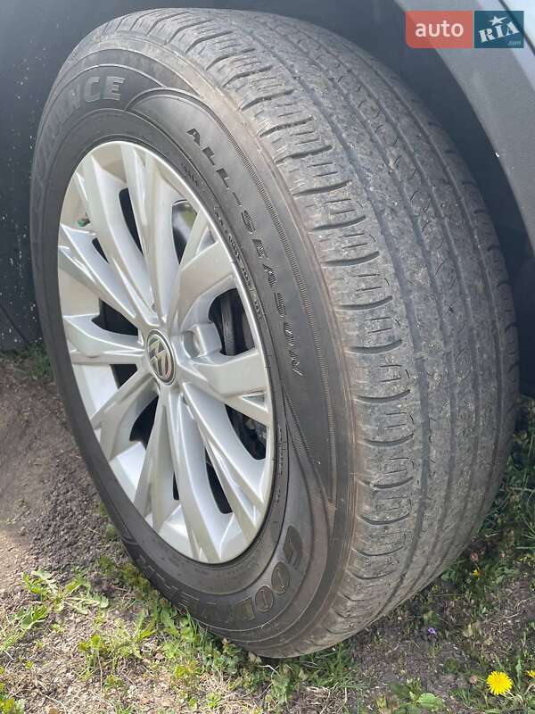 Позашляховик / Кросовер Volkswagen Tiguan 2017 в Черкасах фото 7 Позашляховик / Кросовер Volkswagen Tiguan 2017 в Черкасах