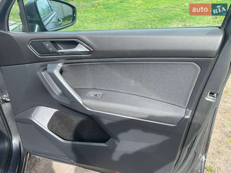 Позашляховик / Кросовер Volkswagen Tiguan 2017 в Черкасах фото 19 Позашляховик / Кросовер Volkswagen Tiguan 2017 в Черкасах