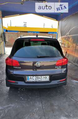 Позашляховик / Кросовер Volkswagen Tiguan 2015 в Володимир-Волинському