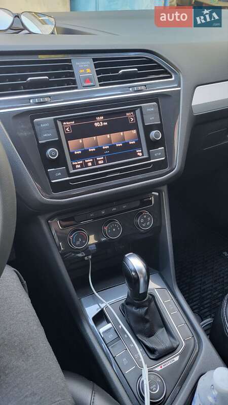 Позашляховик / Кросовер Volkswagen Tiguan 2018 в Сумах