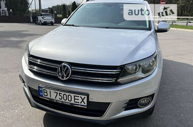 Позашляховик / Кросовер Volkswagen Tiguan 2011 в Полтаві