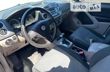 Позашляховик / Кросовер Volkswagen Tiguan 2010 в Запоріжжі